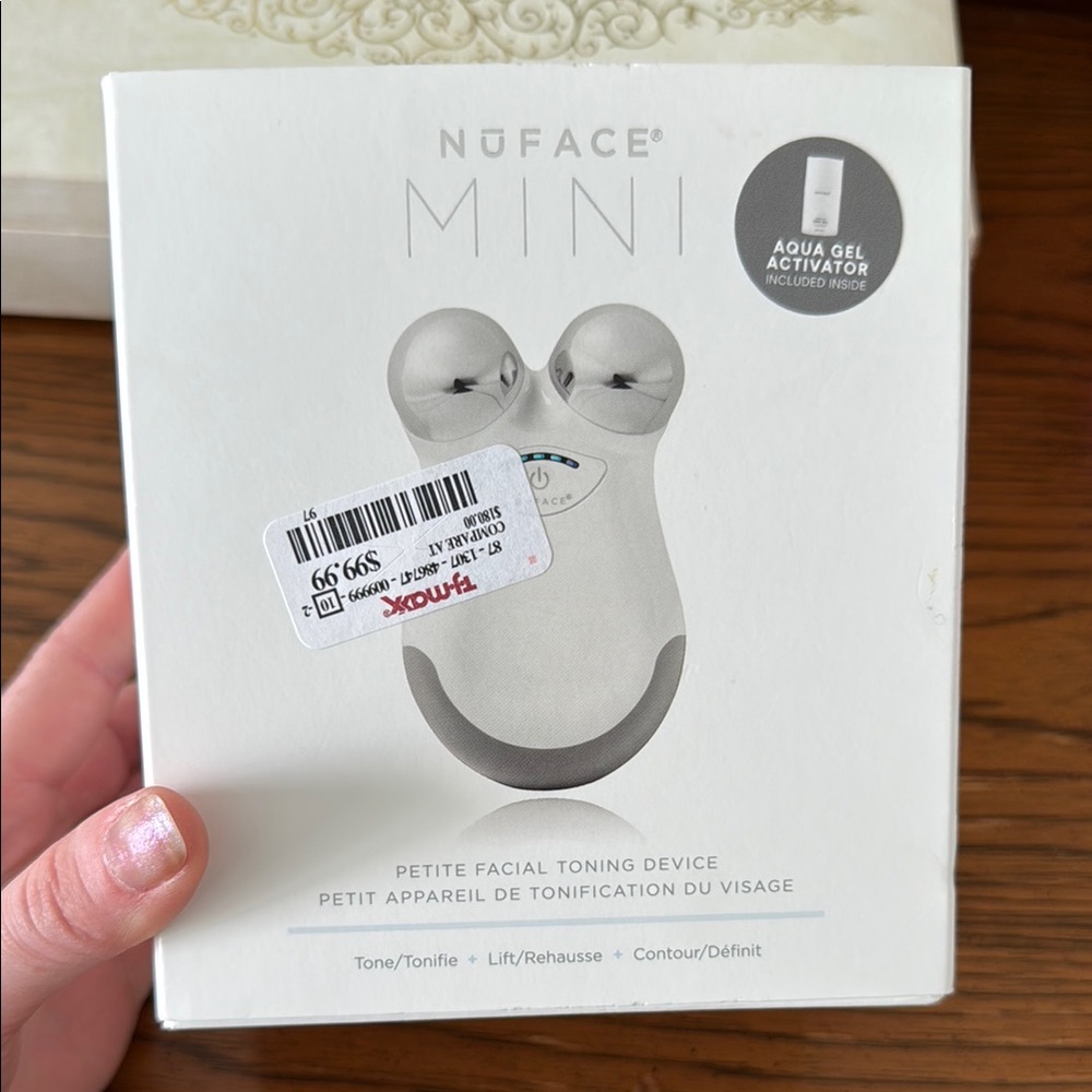 NuFACE Mini Toning Device in Silver and White
